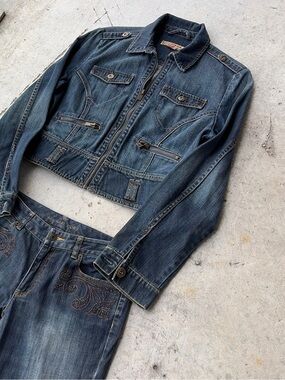 🧚🏻‍♂️ Vintage Y2K “ LiquidX denim zip-up denim jacket